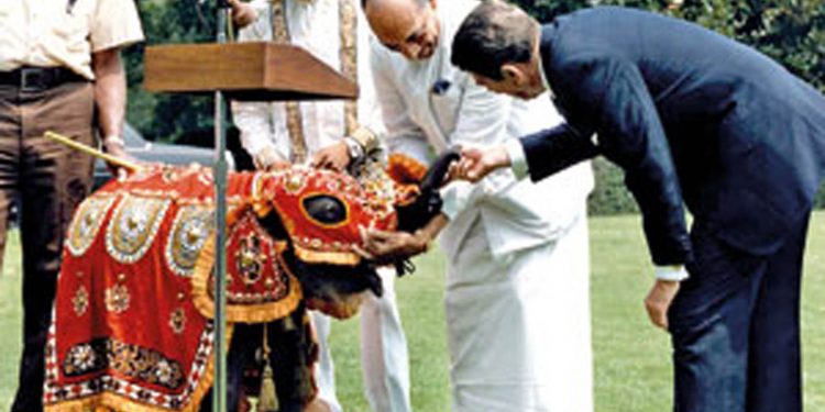 යූඑන්පී අපේක්ෂකයා ‌තෝරන්නේ ‌මෙහෙමෙයි… (උපුල් ‌ජෝෂප් ප්‍රනාන්දුගේ ගුරුදා විග්‍රහය)