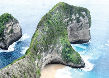 දවස් දහයේ බාලි ගමන