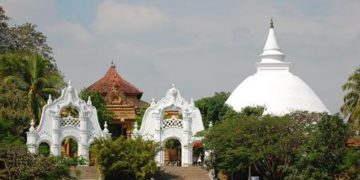 රනිල්ගෙ පන්සලෙන් රනිල්ටම ගහපු කැරැල්ල