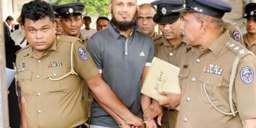 ෆෝන් ‌දෙන්න ගිහින් කංජිපානිගේ තාත්තත් රිමාන්ඩ්