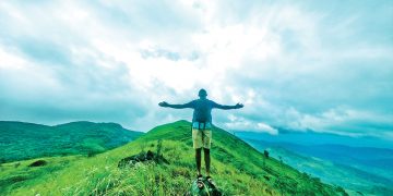 කරඳමුංගු සුවඳ මැදින් ගිහින් එන්න