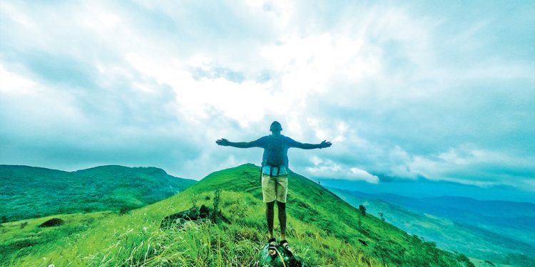 කරඳමුංගු සුවඳ මැදින් ගිහින් එන්න