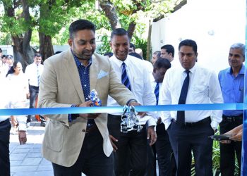 Allianz නව පාරිභෝගික සේවා මධ්‍යස්ථානය බොරැල්ලට