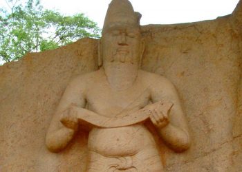 නකල්ස් කදුවැටියෙන් මතුවූ පොළොන්නරුවේ ඉතිහාසය