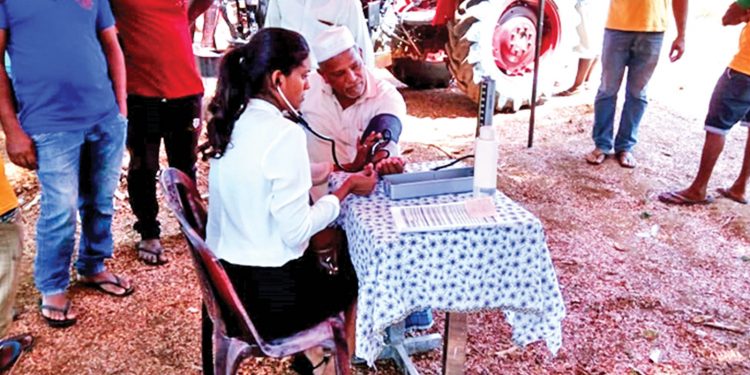 ඩීමෝ වෙතින් මහින්ද්‍රා ට්‍රැක්ටර් සේවා කඳවුරක්