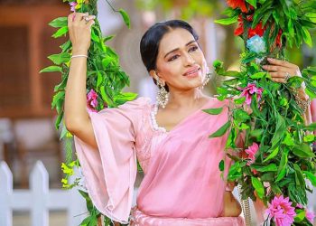 රෙද්ද හැට්ටෙ ඇඳලා ‘හැන්දෑව’ට ආ රුවැත්තිය