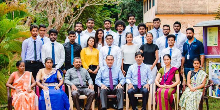 SLIIT WALK 2018 ව්යාපෘතියෙන් පාසලකට පරිගණක විද්යාගාරයක් සහ පුස්තකාලයක්