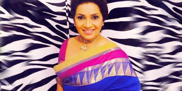‘ඇය සහ ඇය’ සමග එන ඇය