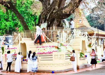 බලගතු බෝධි පූජාවක් තියන්නේ කොහොමද