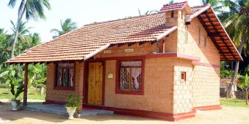 ගේ ඇතුළෙ හැංගුණු ජීවිතයේ විසන්ධිය