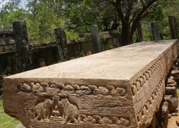 ඉතිහාසයේ රහස් දන්න නිහඬ සාක්ෂිකරුවෝ