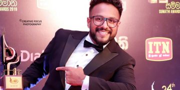 මට කෙල්ලන්ගේ අතින් අල්ලන්න තහනම්