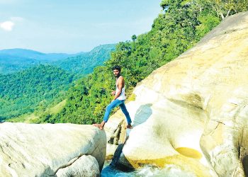 දෙවියන්ගේ කඳුළින් හැදුණු සුද්දන්ගේ කරණම් ඉසව්ව