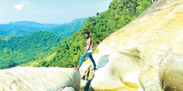 දෙවියන්ගේ කඳුළින් හැදුණු සුද්දන්ගේ කරණම් ඉසව්ව