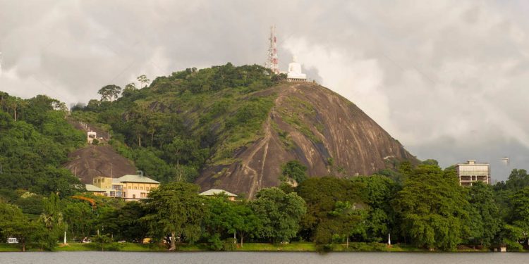 ඇතුගලදී අතුරුදන් වූ සිංහල කුමාරයා කවුද?