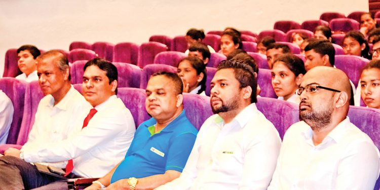 HNB Finance වෙතින් අධ්‍යාපනික  වැඩසටහන් සඳහා අනුග්‍රහය