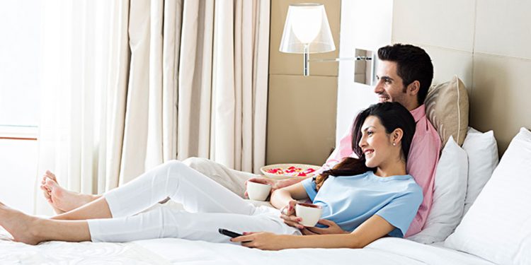 ආවට ගියාට යන්න බැරි මධුසමය