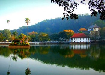 නුවර අහස යට හැංගුණු කතාව