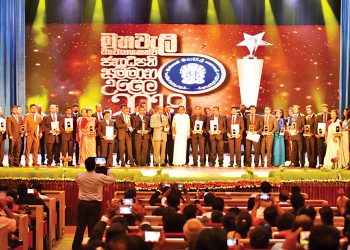 එල්ලාවල හෝර්ටිකල්චර්  සම්මාන තුනකින් පිදුම් ලබයි