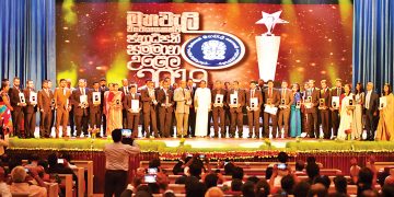 එල්ලාවල හෝර්ටිකල්චර්  සම්මාන තුනකින් පිදුම් ලබයි