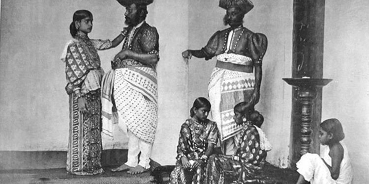 මහනුවර යුගයේ ඇඳුම් ආයිත්තම්