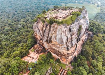 සීතලට උණුසුම් වෙන්න හොඳම තැන ලංකාව