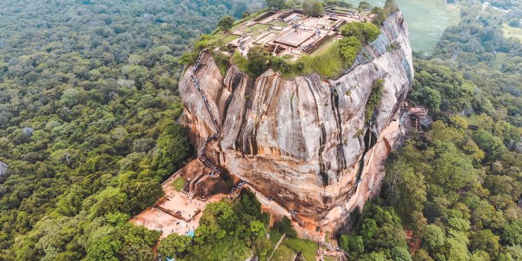 සීතලට උණුසුම් වෙන්න හොඳම තැන ලංකාව