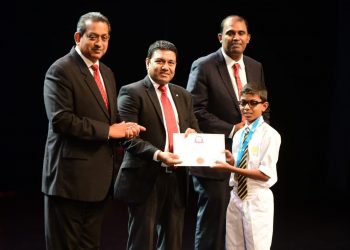 ශ්‍රී ලංකා ඉන්ෂුවරන්ස් වෙතින්  දූ දරුවන්ට ශිෂ්‍යත්ව 300ක්
