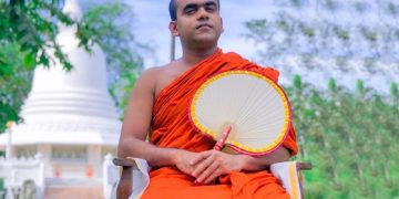 සූර්යා චීවරයට කැපවෙයි