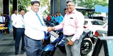ශ්‍රී ලංකා ඉන්ෂුවරන්ස්  මෝටර් තාක්ෂණික නිලධාරීන්ට මෝටර් බයිසිකල්