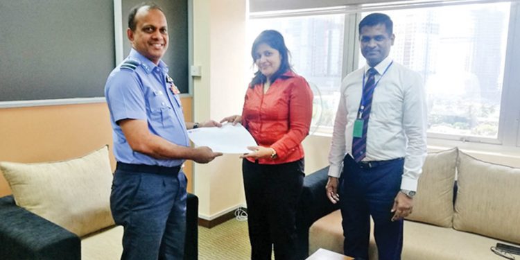 මියගිය ගුවන් නියමුවන්ට පීපල්ස් ඉන්ෂුවරන්ස් රක්ෂණ ප්රතිලාභ