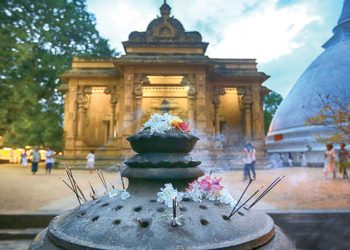 කැලණි පන්සල වැන්දාම පව් නැති වෙන්නේ කොහොමද