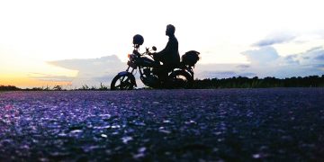 බයික් තුනයි – දවස් හතයි – රටම කවර්