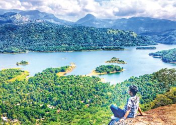 ඉතිහාසයේ කොනටම ගිහින් ලෝකය දකින්න