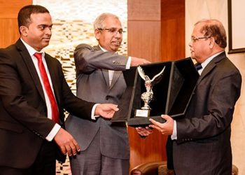 කුවේට්හි ශ්‍රී ලංකා වරලත්  ගණකාධිකාරිවරුන්ගේ වැඩසටහනට  කොමර්ෂල් බැංකුවේ සභාපති සහභාගි වෙයි