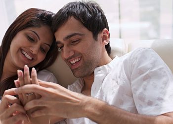 කෙනකුගේ අතින් හෙළිවන බලගතු රහස්