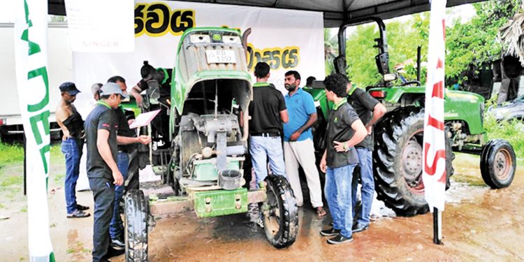 සිංගර් ජෝන් ඩියර් ට්‍රැක්ටර්  සේවා කඳවුරු දිවයින පුරා