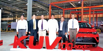 මහින්ද්‍රා සහ අයිඩියල් මෝටර්ස්  KUV100 NXT මෝටර් රථය හඳුන්වාදෙයි