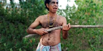 මිනිසුන්ව හිනස්සන නළුවා
