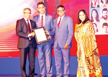 පීපල්ස් ලීසිං වාර්ෂික වාර්තාව සම්මාන 2ක් දිනාගනී