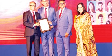 පීපල්ස් ලීසිං වාර්ෂික වාර්තාව සම්මාන 2ක් දිනාගනී
