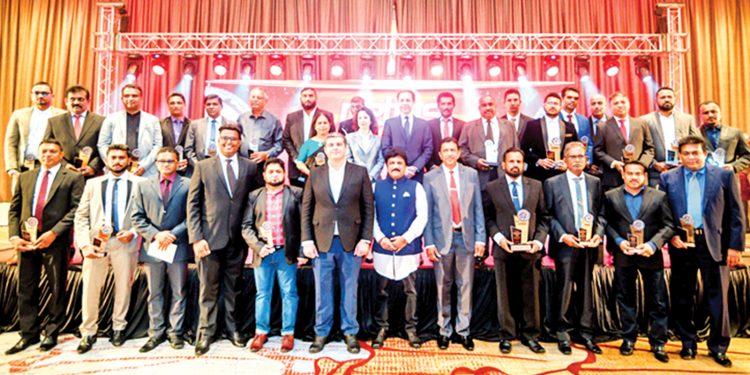 පෙරේරා ටයර් සර්විස් ආයතනය පෙට්ලාස් අලෙවි නියෝජිතයන් අගයයි