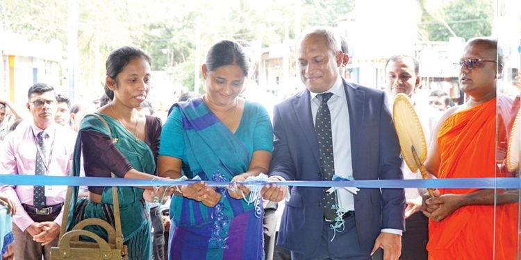 SDB බැංකුවේ අරලගංවිල ශාඛාව නව නිවහනකට