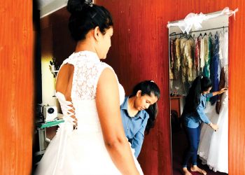 සිංගර් ෆැෂන් ඇකඩමිය ස්වයංරැකියා සඳහා අත්වැල සපයයි
