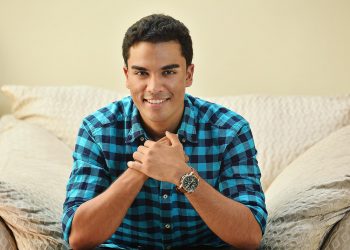 විජයගේ පුතාගේ රඟපෑම