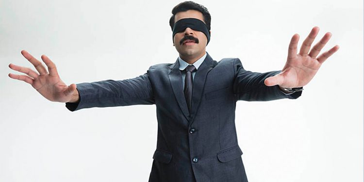 ඕනෑම කෙනෙක් බින්දුවට වට්ටන නිර්ධන යෝග