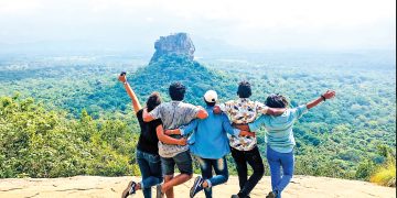 සීගිරිය ගන්න පිදූ ගල පිදුරංගල