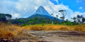දන්න සිරිපාදෙට නොදන්න ගමනක්