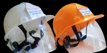 කොරෝනා සටනේ නියමුවන්ට HHCO හෙල්මට් සමාගමෙන් නොමිලේ ආරක්ෂක  හිස් ආවරණයක්