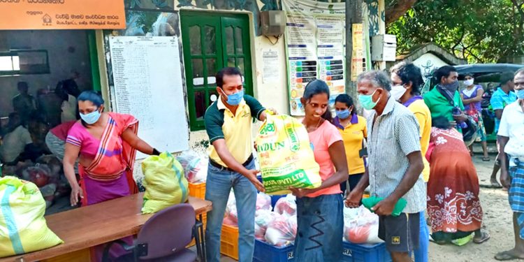 කොවිඞ්-19 වෛරසයෙන් වතු කම්රුවන්  ආරක්ෂා කිරීම සඳහා හේලීස් ප්ලාන්ටේෂන්ස් පියවර ගනී